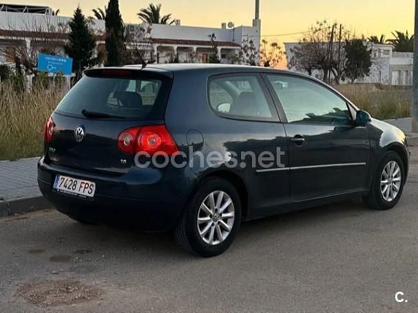 Usado VW Golf V Sportline 102 CV (75 kW) 2007 Azul Berlina