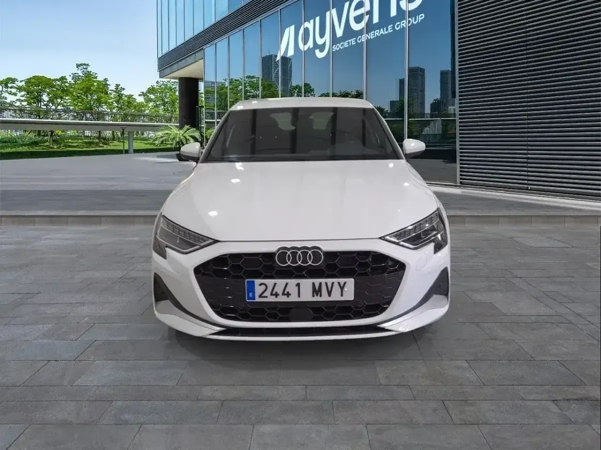 Usado Audi A3 Advanced Plus 116 HP (85 kW) 2024 Branco Sedan