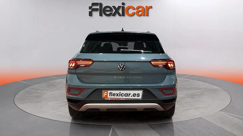 Usado VW T-Roc Life 150 CV (110 kW) 2023 Azul SUV