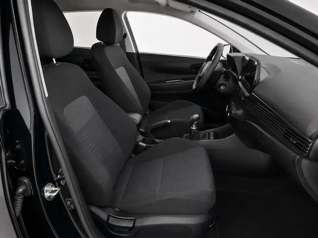 Usado Hyundai Bayon 99 CV (72 kW) 2024 Negro SUV
