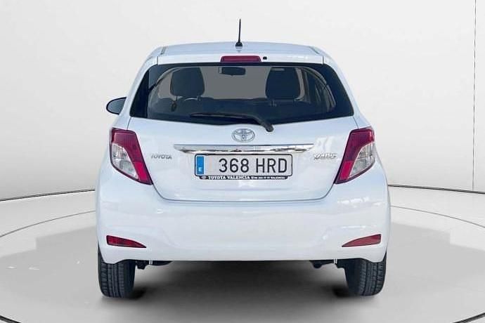 Usado Toyota Yaris Live 90 CV (66 kW) 2013 Utilitario