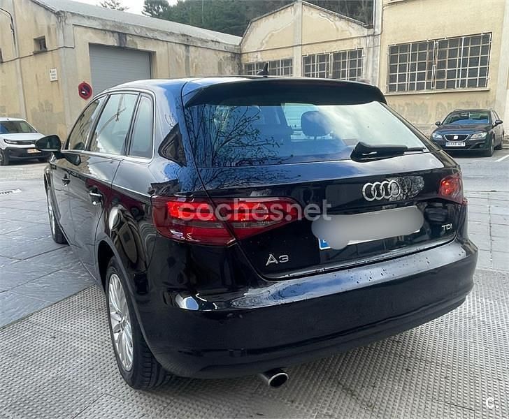 Usado Audi A3 Ambition 105 HP (77 kW) 2013 Preto Sedan