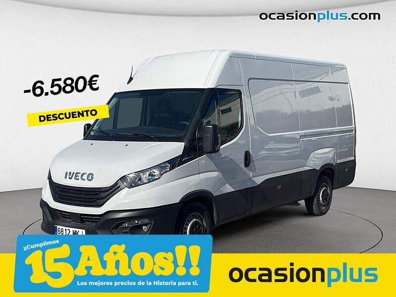 Blanco Usado 2023 Iveco Daily Berlina | 28.500 € (Un poco caro) - Imagen 1/4