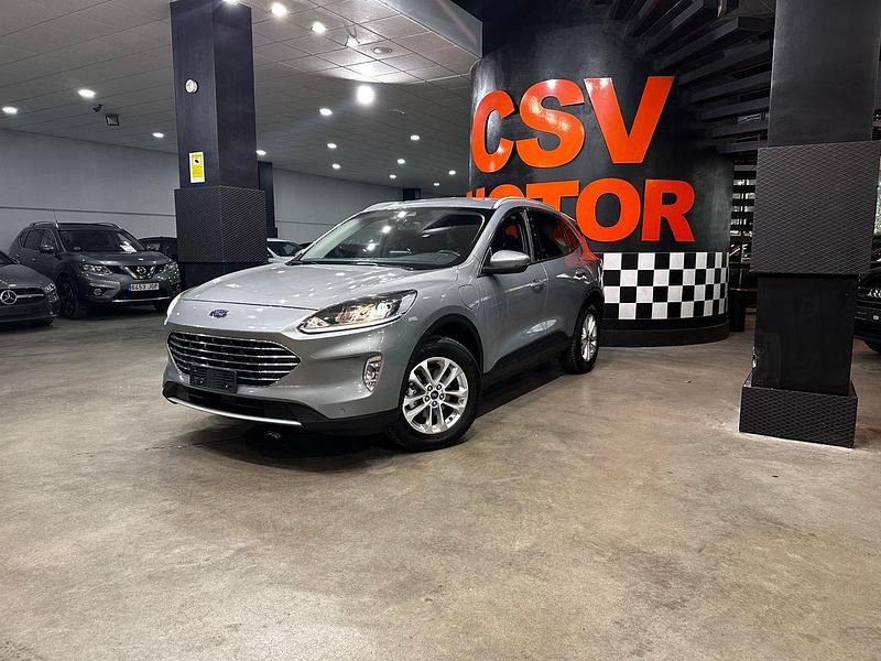 Usado Ford Kuga Titanium 227 CV (166 kW) 2022 Gris SUV