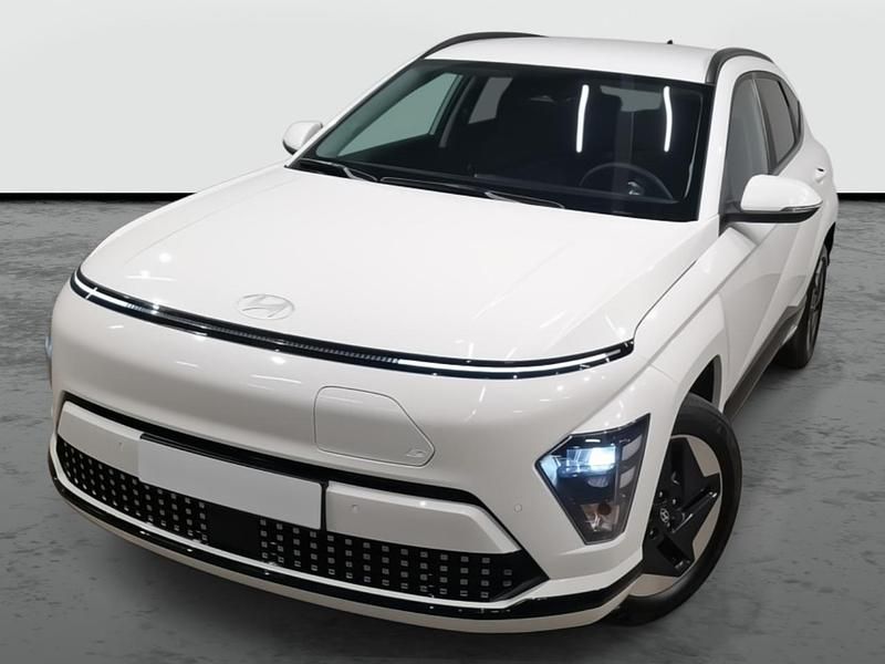 Blanco serenity Usado 2025 Hyundai Kona SUV | 27.990 € - Imagen 1/4