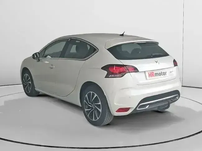 Usado DS Automobiles DS4 Style 131 CV (96 kW) 2015 Blanco Berlina