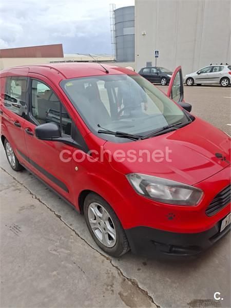 Rojo Usado 2016 Ford Tourneo Courier Ambiente Monovolumen | 5200 € (Super precio) - Imagen 1/4