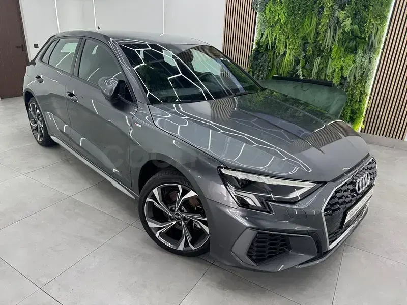 Usado Audi A3 S-Line 204 CV (150 kW) 2023 Gris / plata Berlina