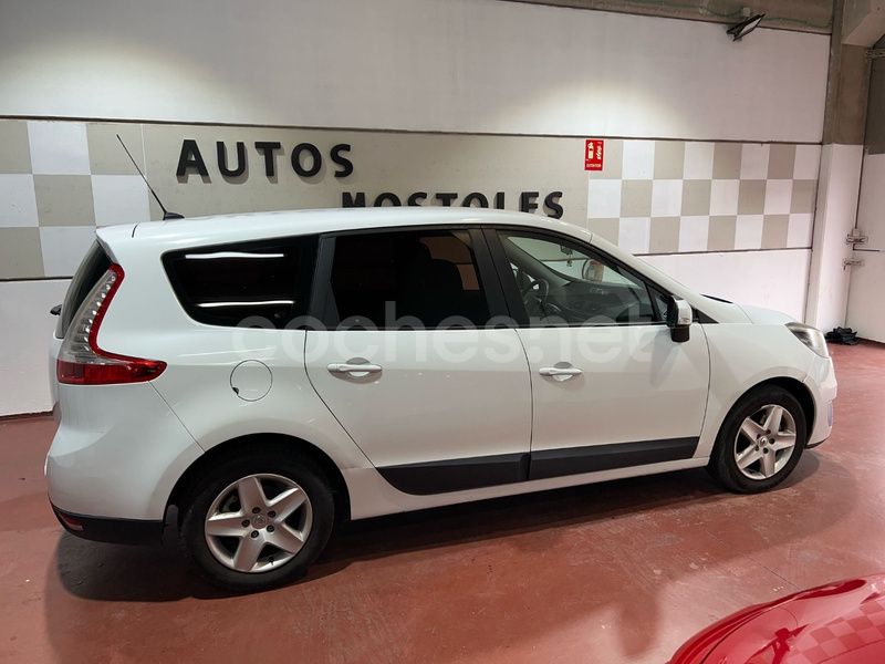 Usado Renault Scénic III Dynamique 110 CV (80 kW) 2013 Blanco Monovolumen