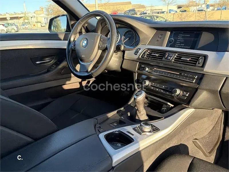 Usado BMW 520 177 CV (130 kW) 2011 Negro Familiar