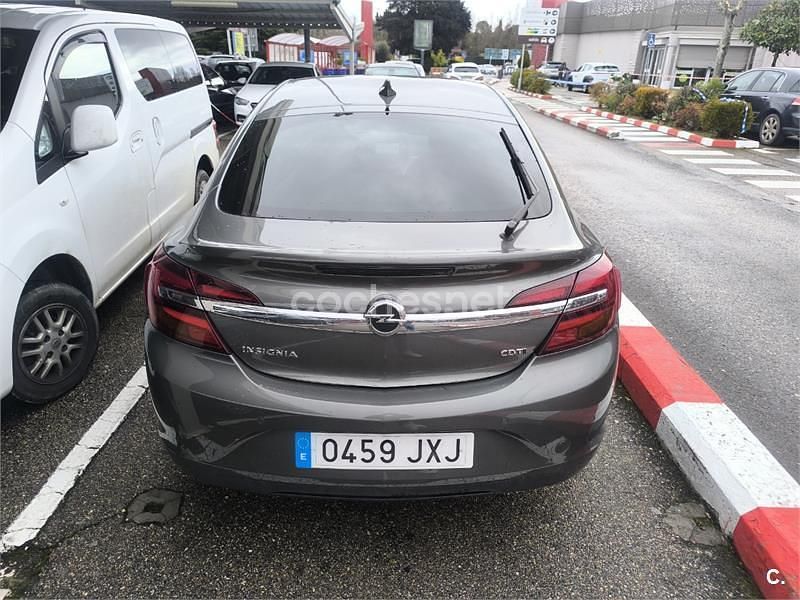 Usado Opel Insignia Business 136 CV (100 kW) 2017 Gris / plata Berlina