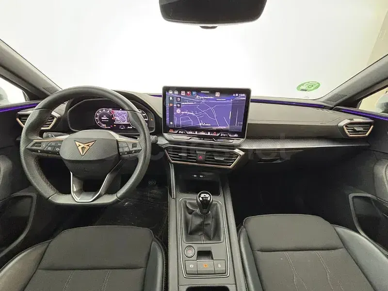 Usado Cupra Leon 150 CV (110 kW) 2025 Gris / plata Berlina