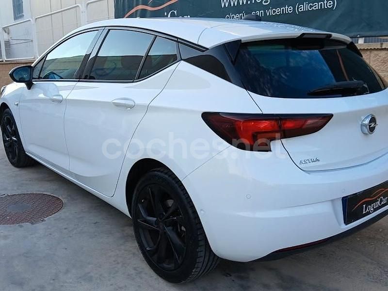 Usado Opel Astra Edition 105 CV (77 kW) 2021 Blanco Berlina