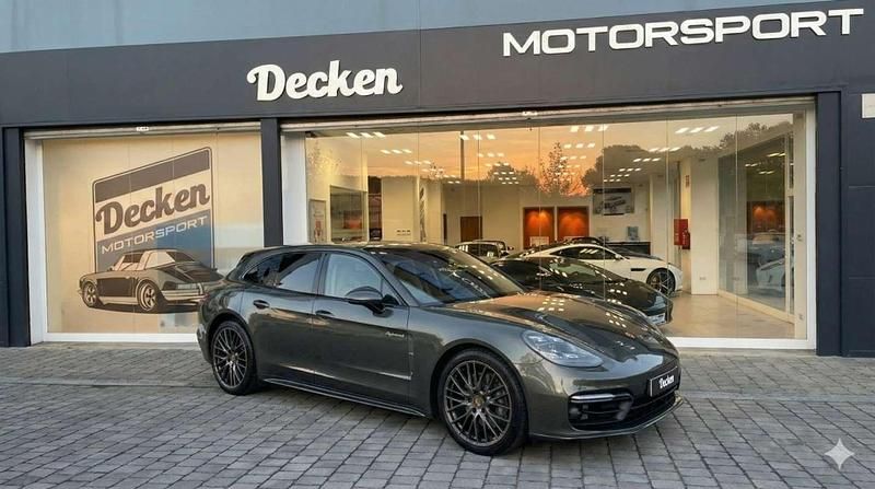Usado Porsche Panamera 4 Platinum Edition 462 CV (339 kW) 2024 Verde Berlina