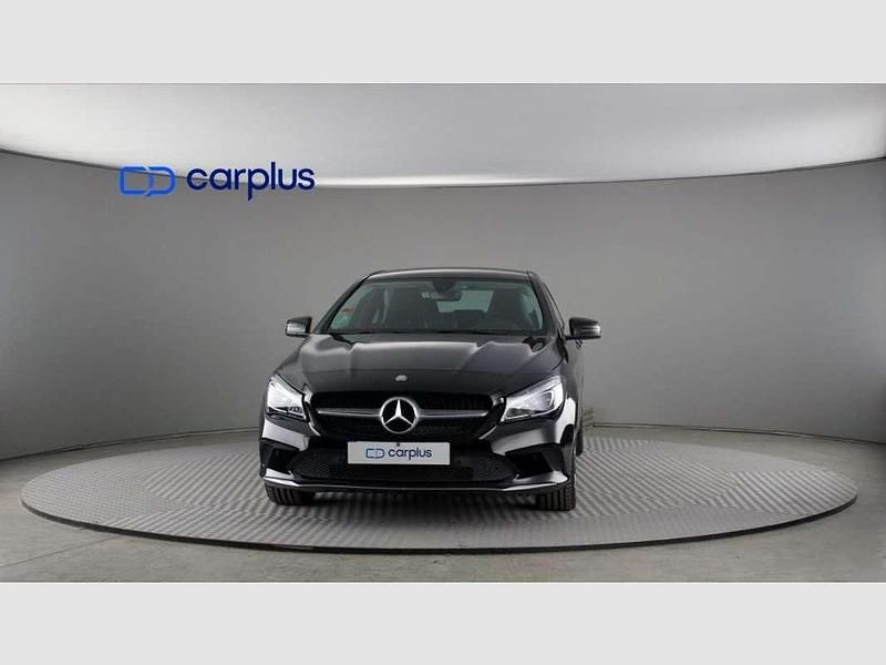 Usado Mercedes CLA180 122 CV (89 kW) 2017 Negro Berlina