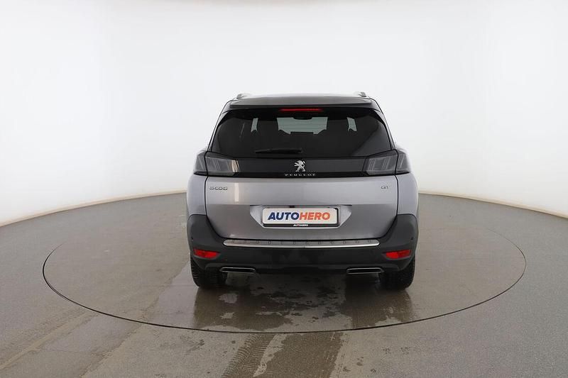 Usado Peugeot 5008 GT 131 CV (96 kW) 2023 Gris SUV