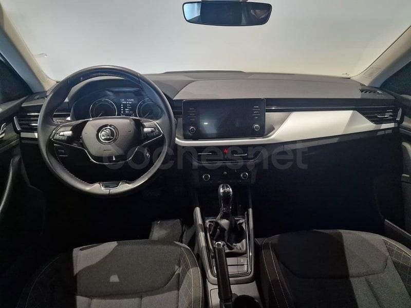 Usado Skoda Kamiq Ambition 110 CV (80 kW) 2023 Blanco SUV