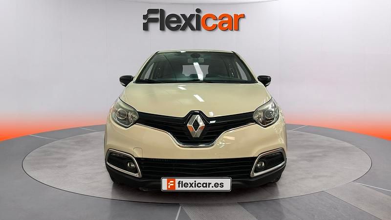 Usado Renault Captur Intens 90 CV (66 kW) 2016 Beige SUV