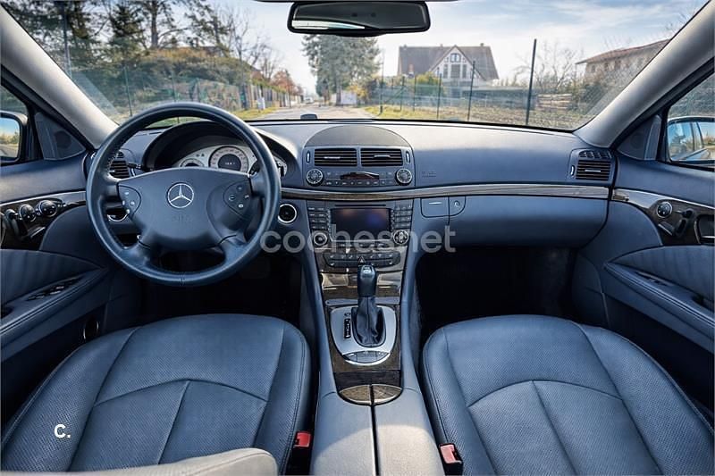 Usado Mercedes E320 Avantgarde 204 CV (150 kW) 2005 Azul Berlina