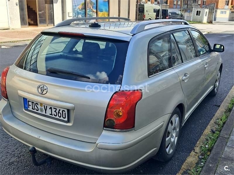 Usado Toyota Avensis Executive 177 CV (130 kW) 2006 Gris / plata Familiar