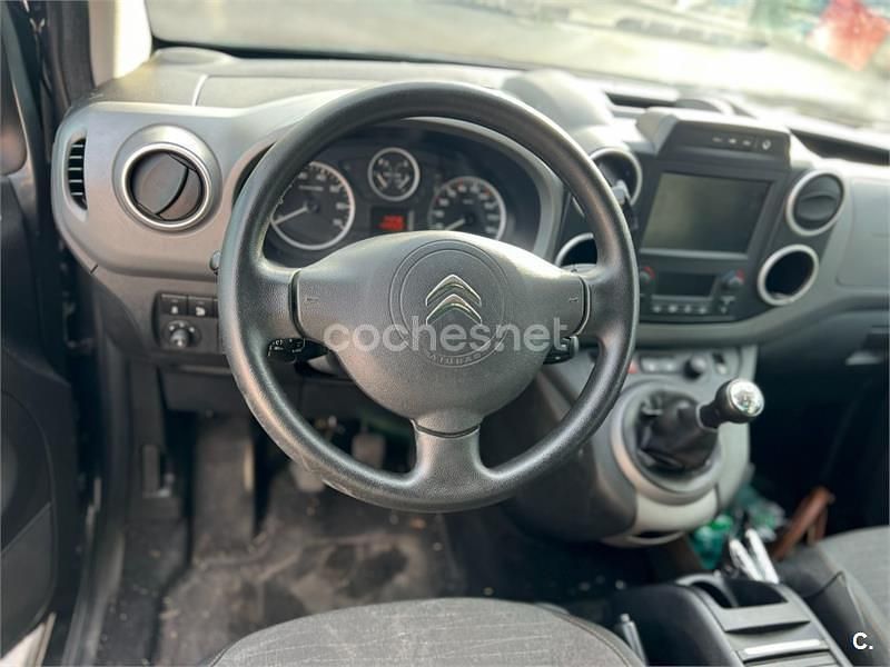 Usado Citroën Berlingo Feel 110 CV (80 kW) 2016 Gris / plata Monovolumen