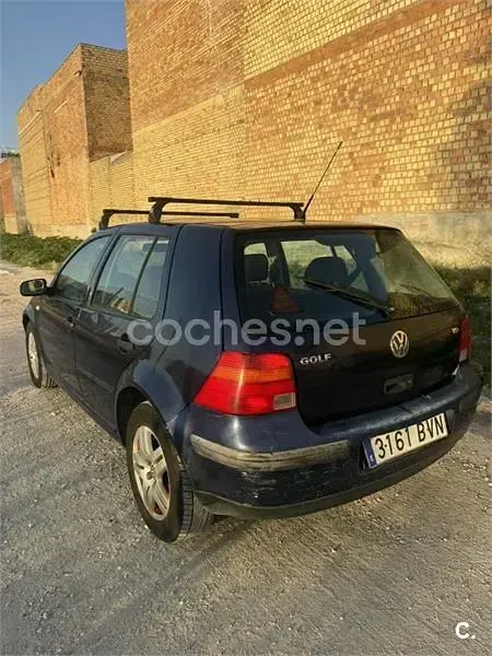 Usado VW Golf IV Highline 105 CV (77 kW) 2003 Azul Berlina