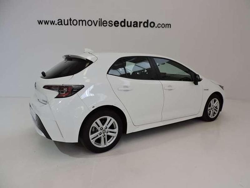 Usado Toyota Corolla Active 122 CV (89 kW) 2021 Blanco Utilitario