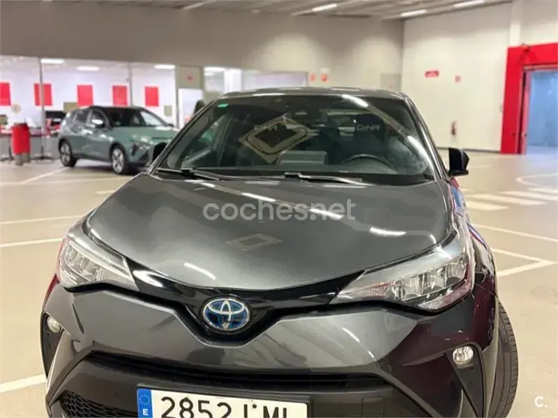 Usado Toyota C-HR Advance 122 CV (89 kW) 2021 Gris / plata SUV