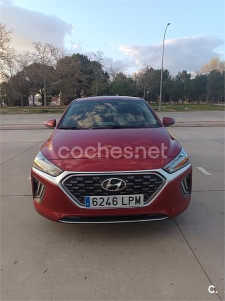 Usado Hyundai Ioniq 141 CV (103 kW) 2021 Granate Utilitario