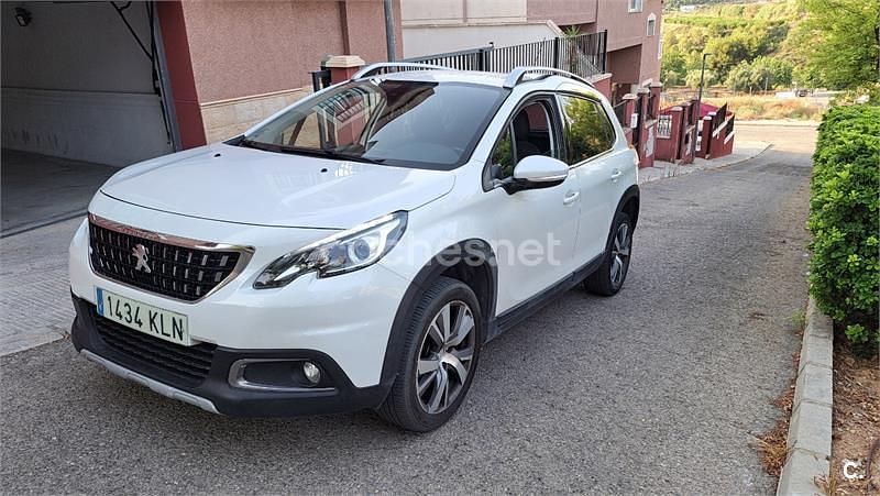Blanco Usado 2018 Peugeot 2008 Allure SUV | 9000 € (Buen precio) - Imagen 1/4