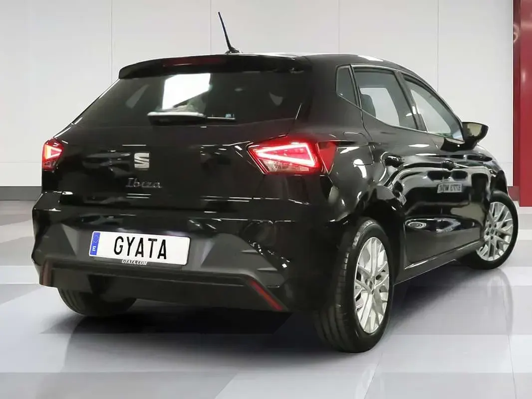 Usado Seat Ibiza Style 116 CV (85 kW) 2026 Negro Utilitario