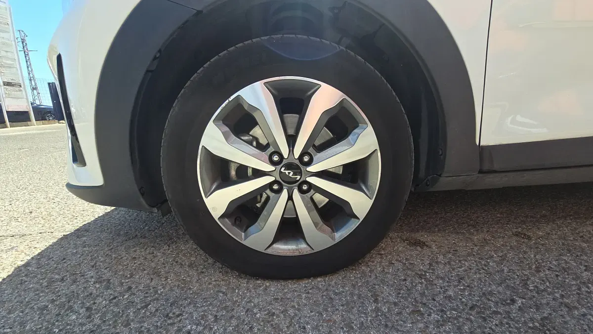 Usado Kia Stonic 101 CV (74 kW) 2022 Blanco SUV