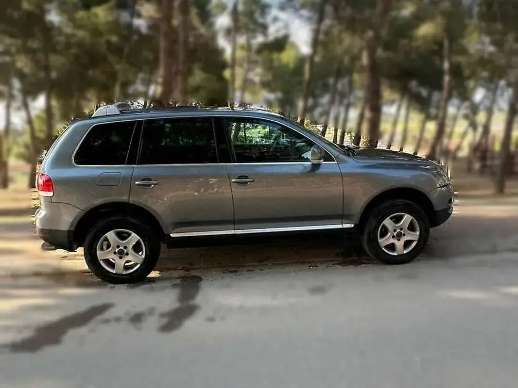Usado VW Touareg R 174 CV (127 kW) 2004 Gris SUV