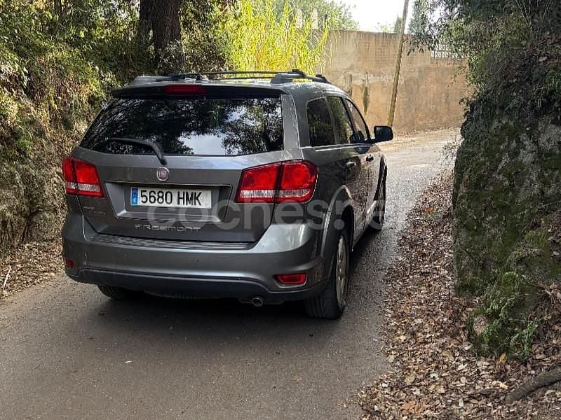 Usado Fiat Freemont Urban 170 CV (125 kW) 2012 Gris / plata SUV