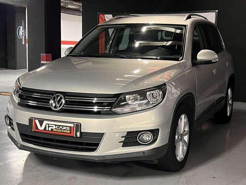 Usado VW Tiguan 140 CV (102 kW) 2014 Gris / plata SUV