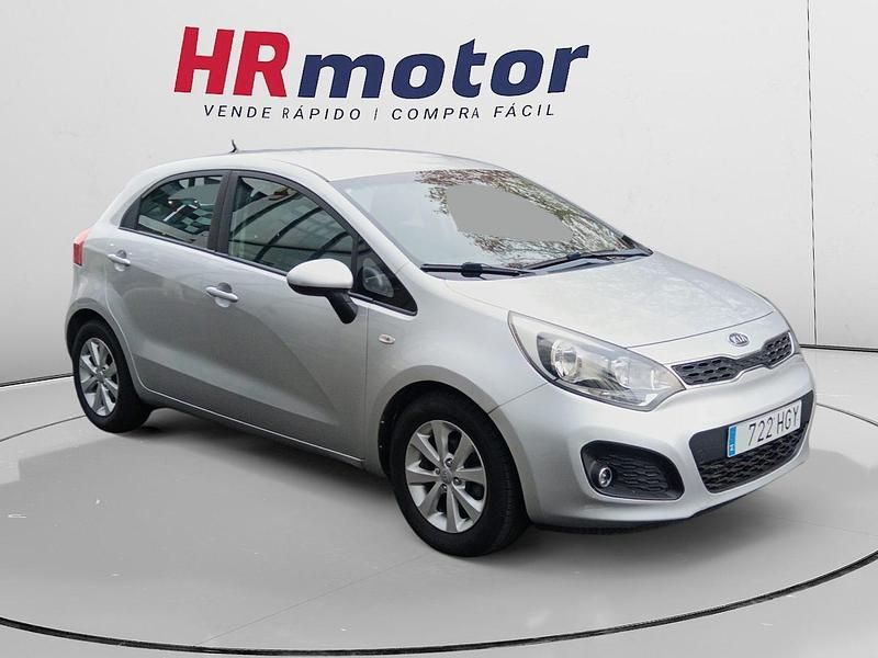 Gris Usado 2011 Kia Rio Utilitario | 7890 € (Precio justo) - Imagen 1/4