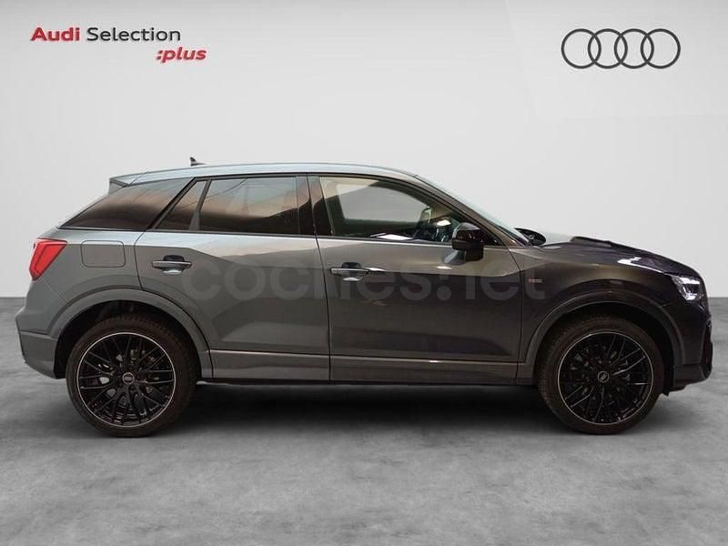 Usado Audi Q2 Ambiente 150 CV (110 kW) 2025 Gris / plata SUV