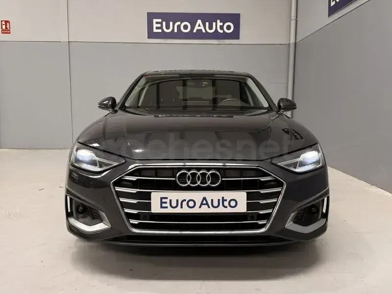 Usado Audi A4 Advanced Plus 163 CV (119 kW) 2021 Gris / plata Berlina