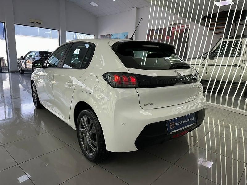 Usado Peugeot 208 Active 100 CV (73 kW) 2023 Blanco Utilitario