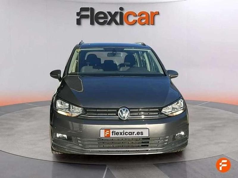Usado VW Touran Edition 116 CV (85 kW) 2018 Gris Monovolumen