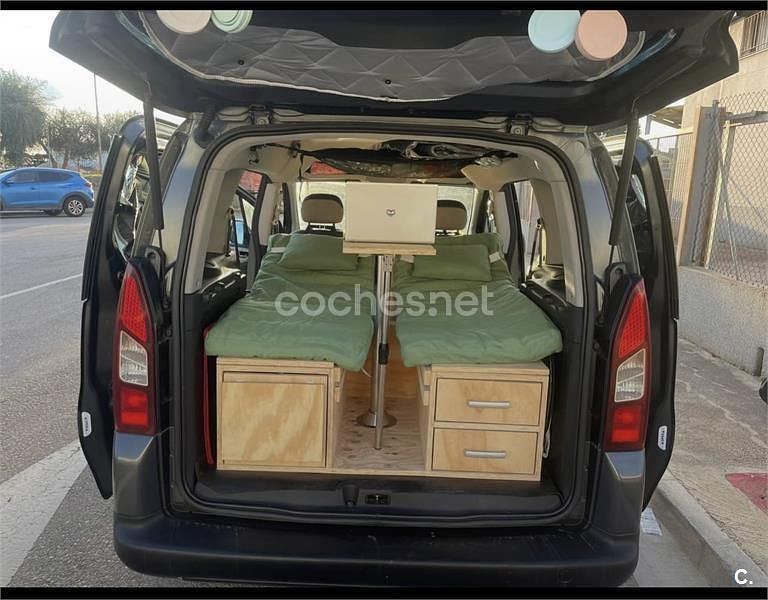 Usado Citroën Berlingo XTR 92 CV (67 kW) 2014 Gris / plata Monovolumen