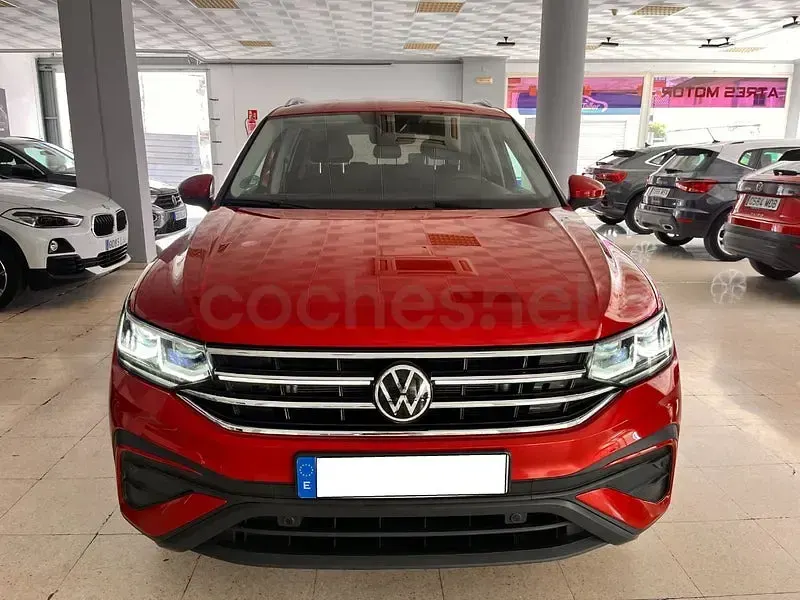 Usado VW Tiguan Allspace Life 150 CV (110 kW) 2024 Granate SUV