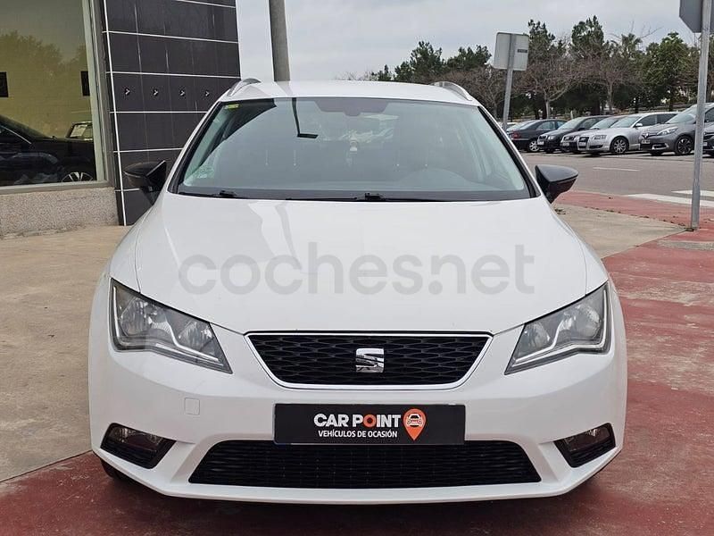 Usado Seat Leon Style 110 CV (80 kW) 2016 Blanco Familiar