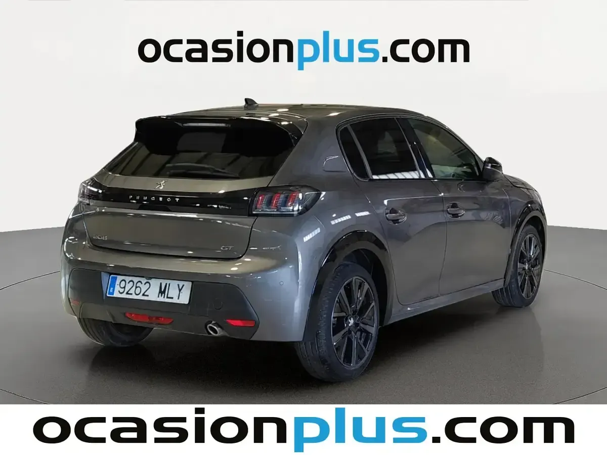 Usado Peugeot 208 GT 100 CV (73 kW) 2023 Gris Utilitario