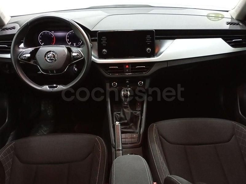 Usado Skoda Kamiq Ambition 110 CV (80 kW) 2023 Blanco SUV