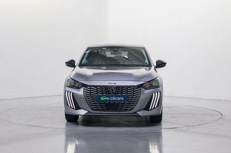 Usado Peugeot 208 Allure 101 CV (74 kW) 2025 Gris / plata Utilitario