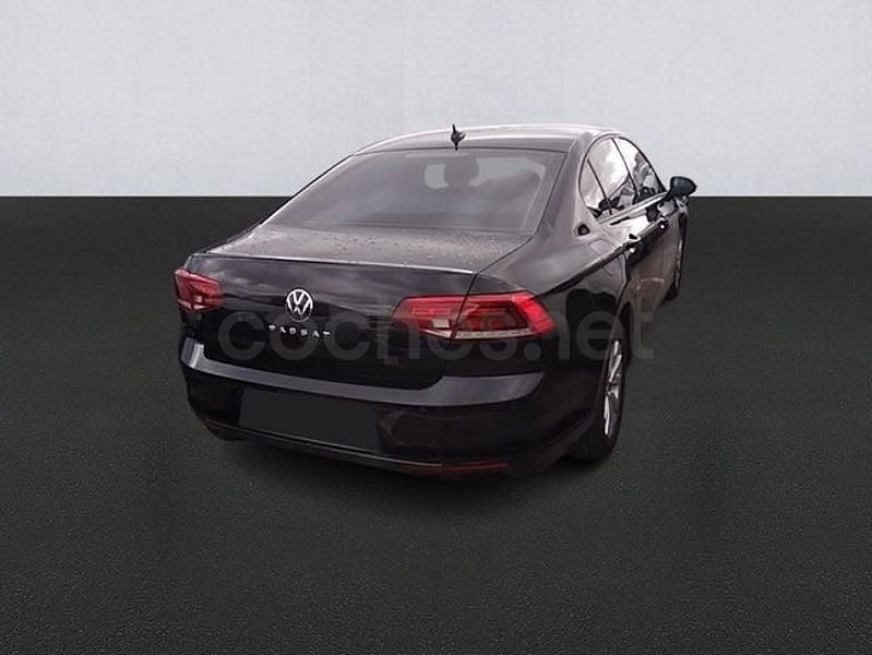 Usado VW Passat Business 150 CV (110 kW) 2021 Negro Berlina