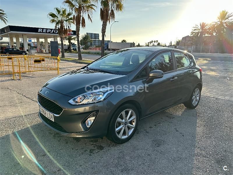Gris / plata Usado 2020 Ford Fiesta Trend Berlina | 12.500 € (Precio justo) - Imagen 1/4
