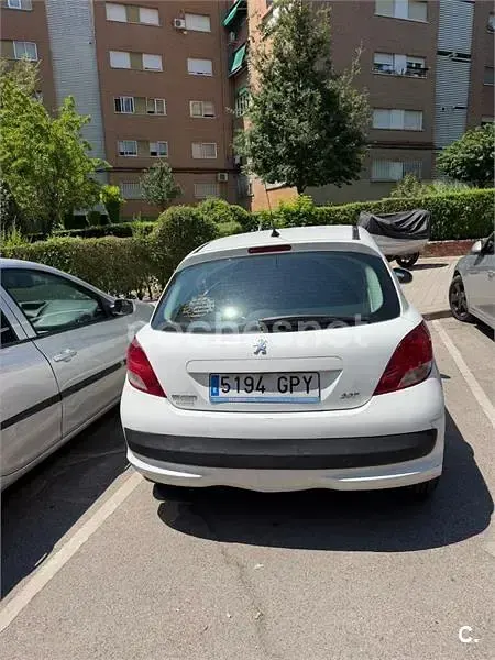 Usado Peugeot 207 75 CV (55 kW) 2009 Blanco Berlina