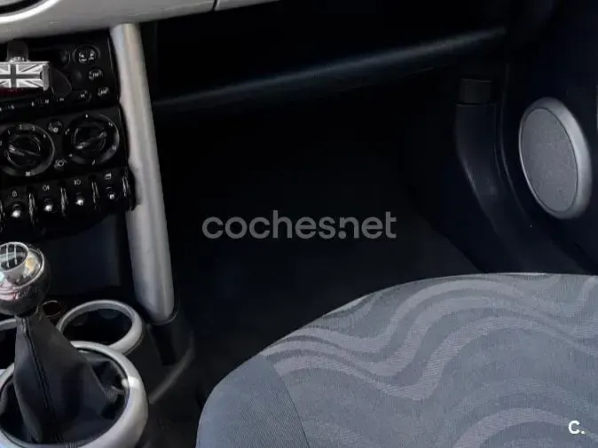 Usado Mini ONE 90 CV (66 kW) 2001 Negro Utilitario